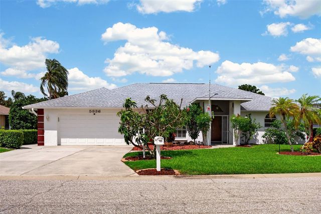 5836 HELEN WAY, Sarasota, FL 34243
