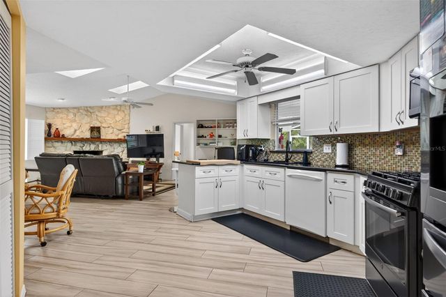 5836 HELEN WAY, Sarasota, FL 34243
