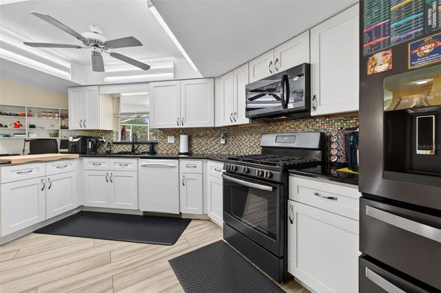 5836 HELEN WAY, Sarasota, FL 34243