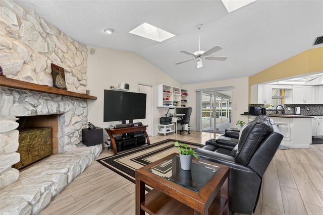 5836 HELEN WAY, Sarasota, FL 34243