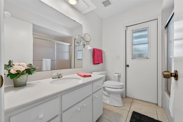 5836 HELEN WAY, Sarasota, FL 34243