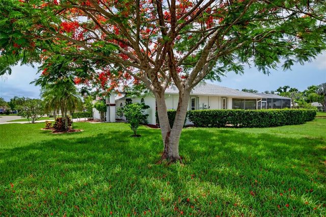 5836 HELEN WAY, Sarasota, FL 34243