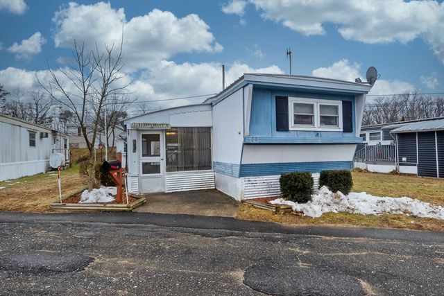 28 Mockingbird Dr, Chicopee, MA 01020