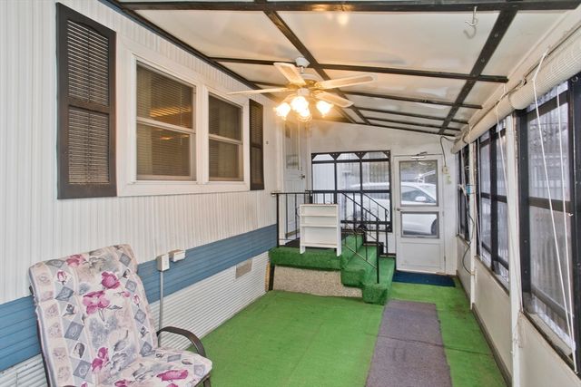 28 Mockingbird Dr, Chicopee, MA 01020