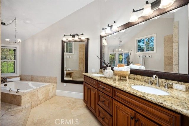 31841 Via Faisan, Laguna Hills, CA 92679