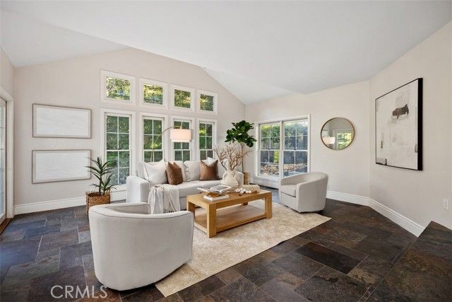 31841 Via Faisan, Laguna Hills, CA 92679