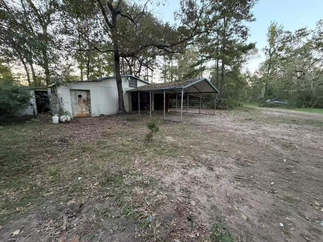 20392 Meadow Lake Road, Cleveland, TX 77328