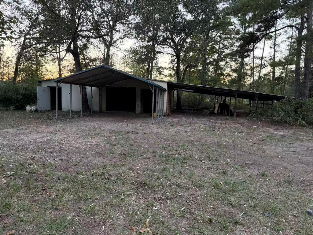 20392 Meadow Lake Road, Cleveland, TX 77328