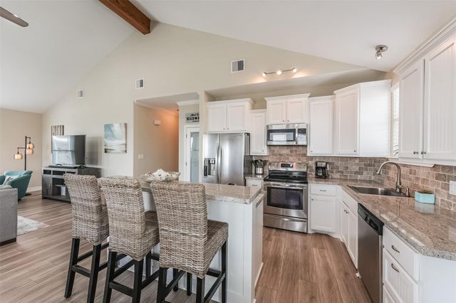 4018 Fort Bend Drive, Galveston, TX 77554