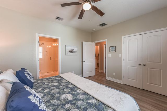 4018 Fort Bend Drive, Galveston, TX 77554