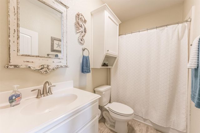4018 Fort Bend Drive, Galveston, TX 77554