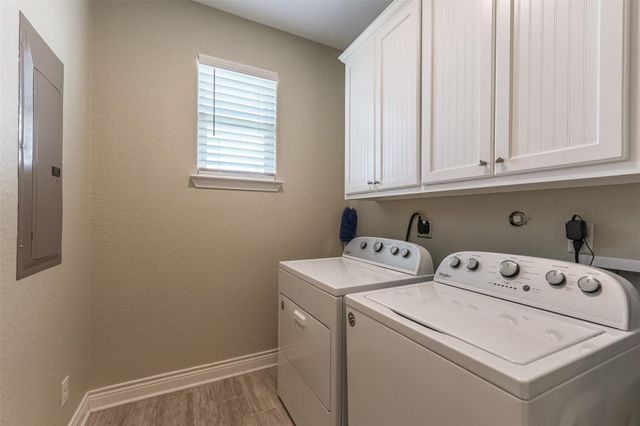 4018 Fort Bend Drive, Galveston, TX 77554