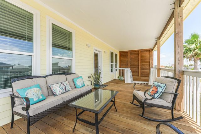 4018 Fort Bend Drive, Galveston, TX 77554