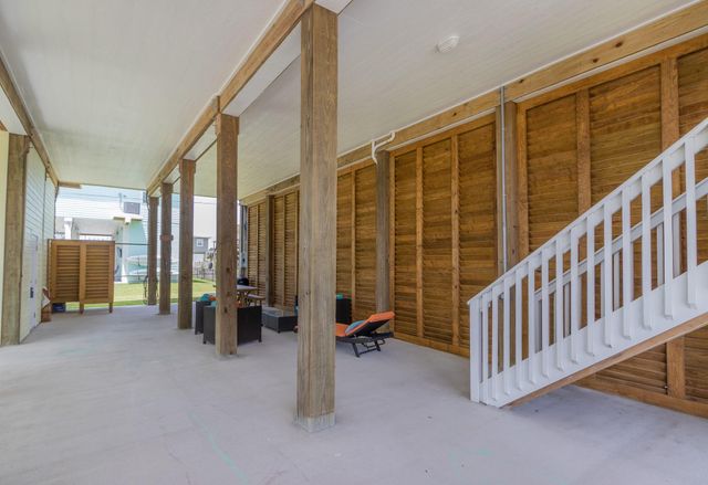 4018 Fort Bend Drive, Galveston, TX 77554