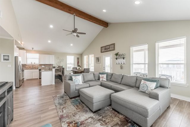 4018 Fort Bend Drive, Galveston, TX 77554