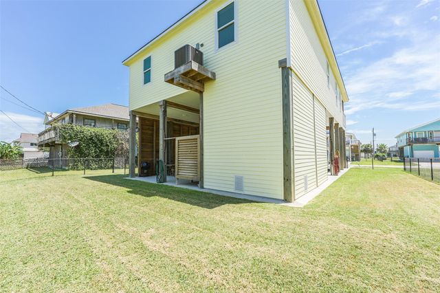 4018 Fort Bend Drive, Galveston, TX 77554