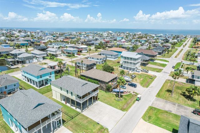 4018 Fort Bend Drive, Galveston, TX 77554