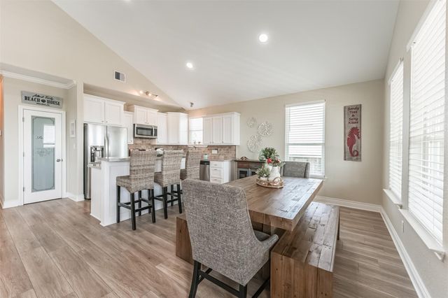 4018 Fort Bend Drive, Galveston, TX 77554