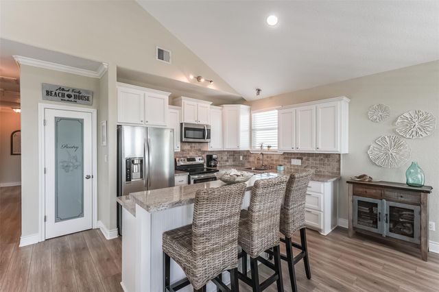 4018 Fort Bend Drive, Galveston, TX 77554