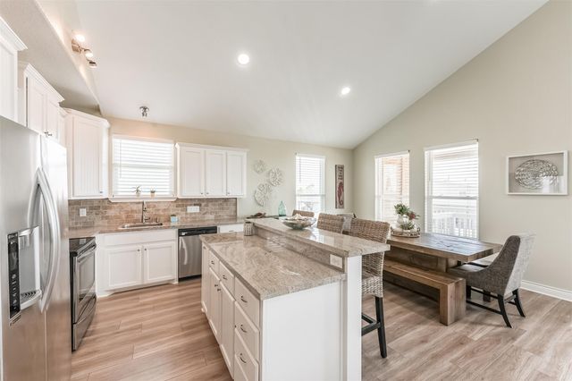 4018 Fort Bend Drive, Galveston, TX 77554