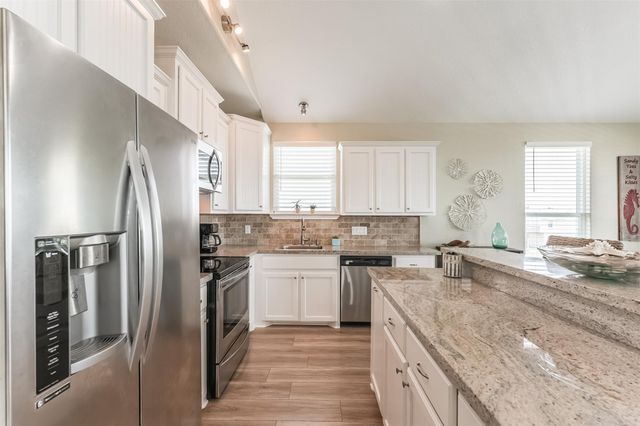 4018 Fort Bend Drive, Galveston, TX 77554