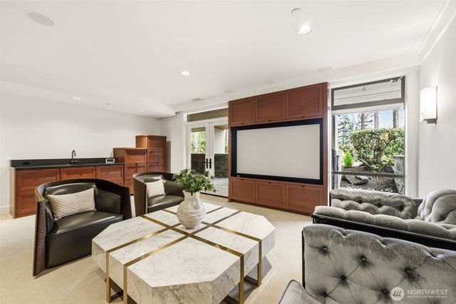 9632 Lake Washington Blvd NE, Bellevue, WA 98004