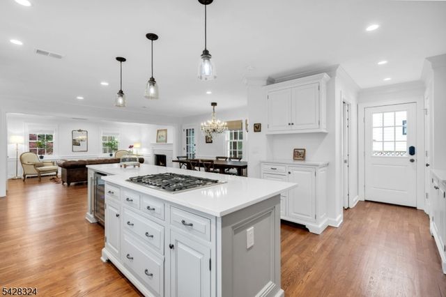 156 Washington Ave, Chatham Boro, NJ 07928