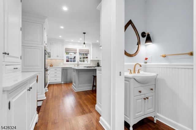 156 Washington Ave, Chatham Boro, NJ 07928