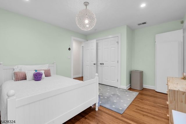 156 Washington Ave, Chatham Boro, NJ 07928