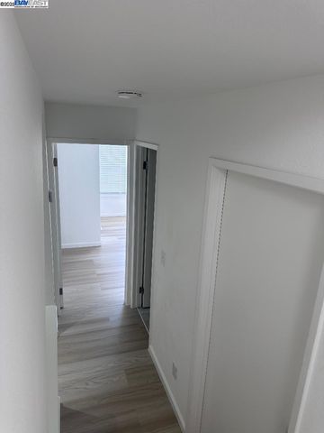 1021 Santa Ines Ct, Oakland, CA 94601