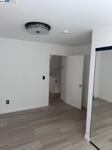 1021 Santa Ines Ct, Oakland, CA 94601