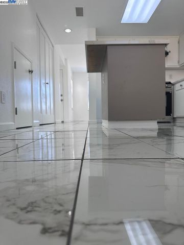 1021 Santa Ines Ct, Oakland, CA 94601