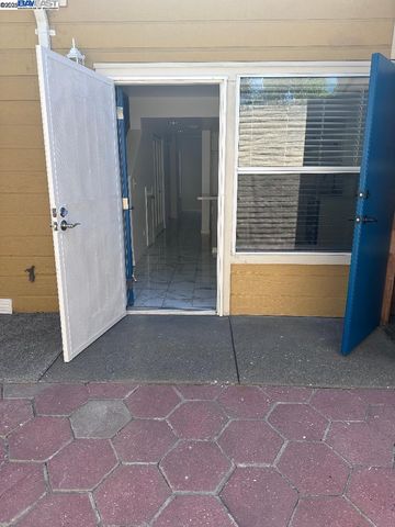 1021 Santa Ines Ct, Oakland, CA 94601