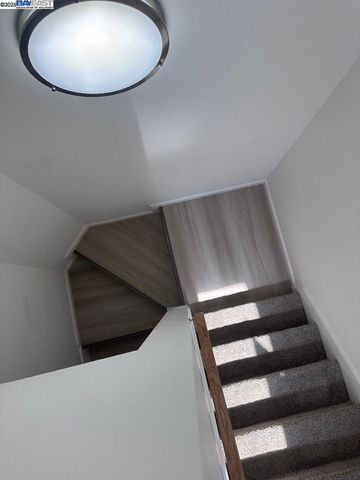 1021 Santa Ines Ct, Oakland, CA 94601