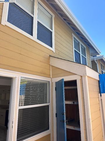 1021 Santa Ines Ct, Oakland, CA 94601