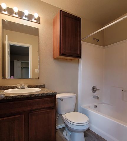 105 74th Street, Lubbock, TX 79404