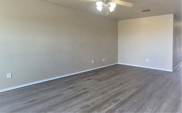 105 74th Street, Lubbock, TX 79404