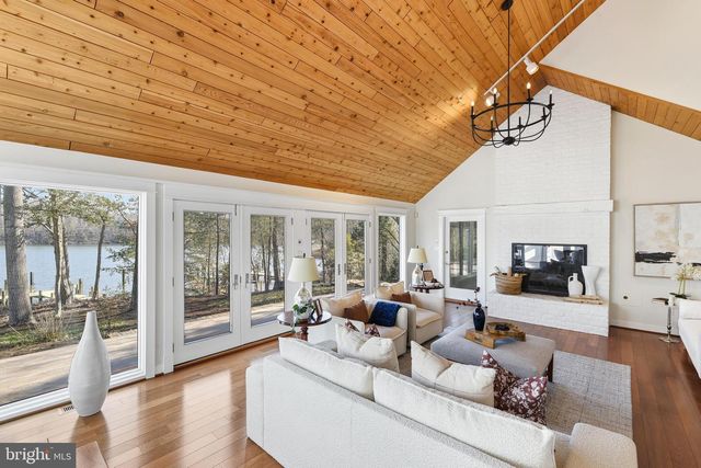 48 POPLAR POINT RD, Edgewater, MD 21037