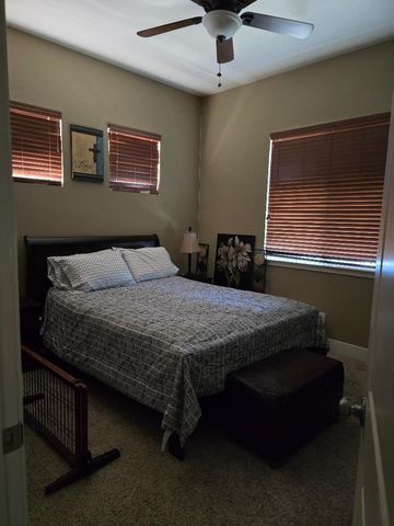 1613 Dolomite Ct, Los Banos, CA 93635