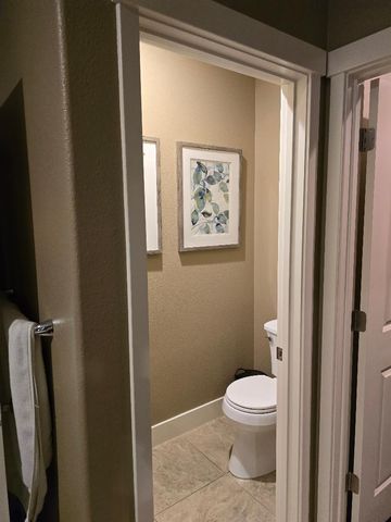 1613 Dolomite Ct, Los Banos, CA 93635