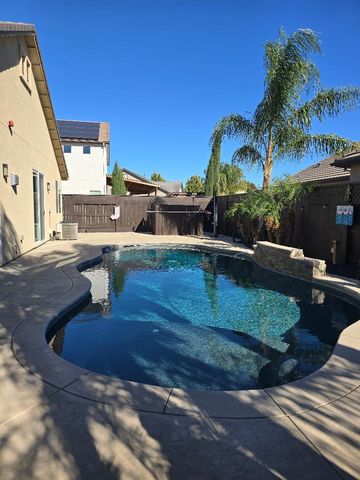 1613 Dolomite Ct, Los Banos, CA 93635