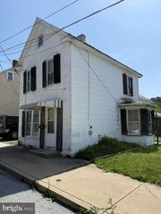 27 COTTAGE STREET, Waynesboro, PA 17268