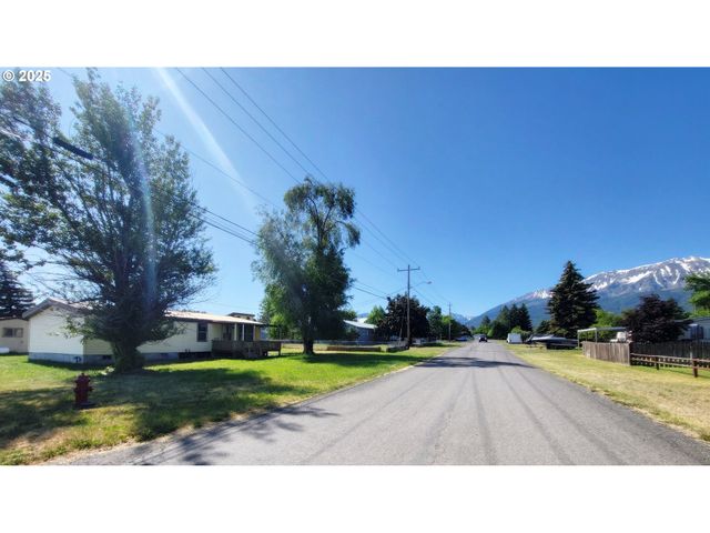 710 N MILL St, Joseph, OR 97846