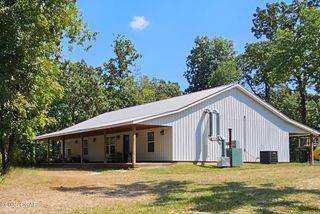 5711 Westview Road, Neosho, MO 64850