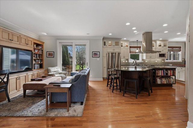 1816 Rosewood Lane, Munster, IN 46321