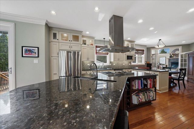 1816 Rosewood Lane, Munster, IN 46321