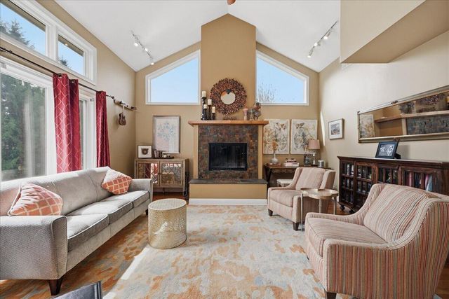 1816 Rosewood Lane, Munster, IN 46321