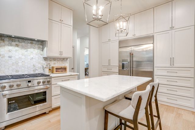 2144 Fountain Square Drive, Fort Worth, TX 76107