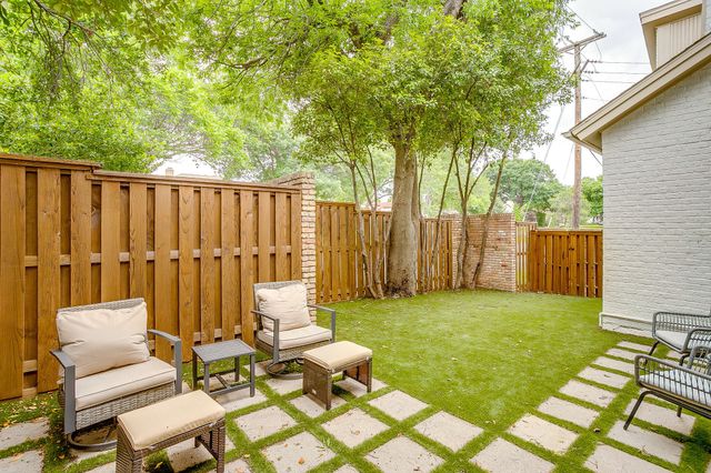 2144 Fountain Square Drive, Fort Worth, TX 76107