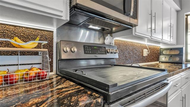 2865 HAMMOCK DRIVE, Plant City, FL 33566